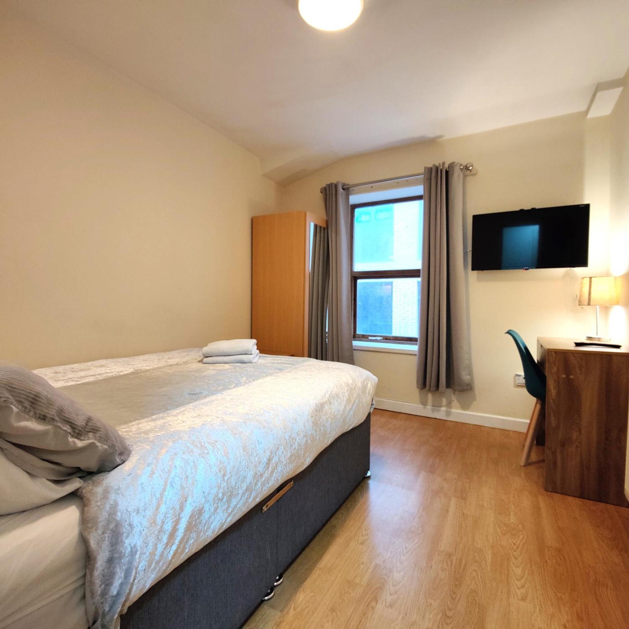 Liverpool City Centre Private Rooms Including Smart Tvs - With Shared Bathroom Номер фото