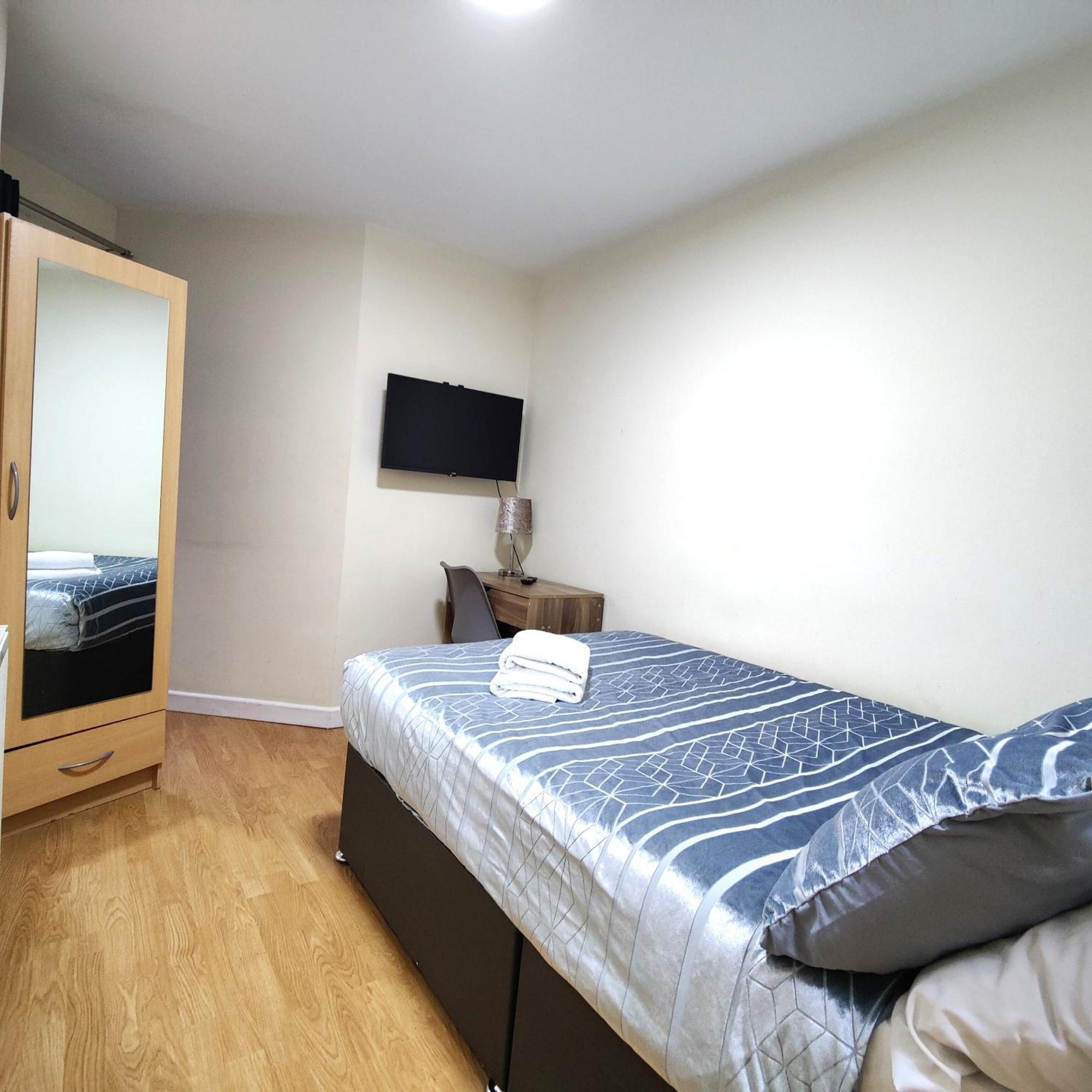 Liverpool City Centre Private Rooms Including Smart Tvs - With Shared Bathroom Экстерьер фото
