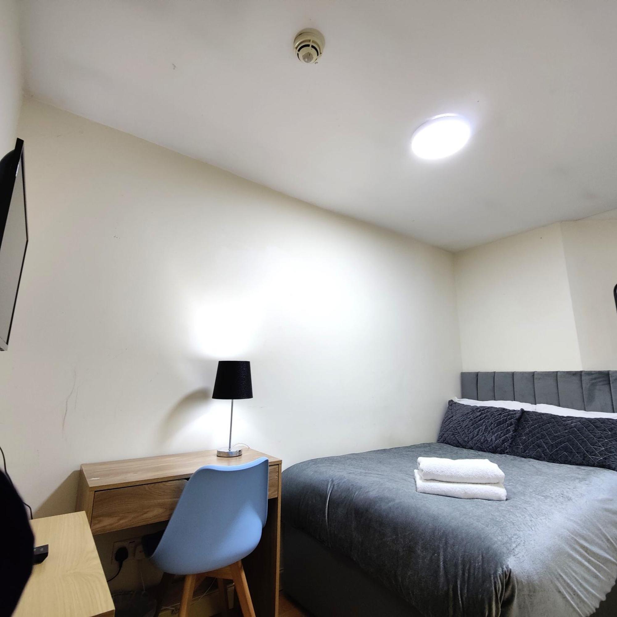 Liverpool City Centre Private Rooms Including Smart Tvs - With Shared Bathroom Экстерьер фото